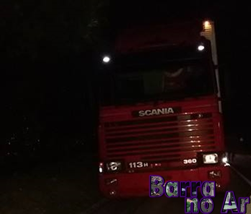 Ciclista é atingido por carreta na BR393