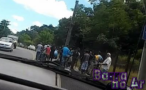 Colisão entre motos deixa dois feridos na RJ145
