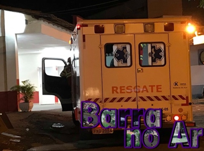 Acidente entre carreta e ambulância deixa dois feridos na BR393