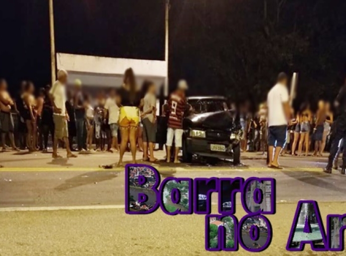 Condutor perde o controle do veículo e colide na traseira de uma carreta na BR-393